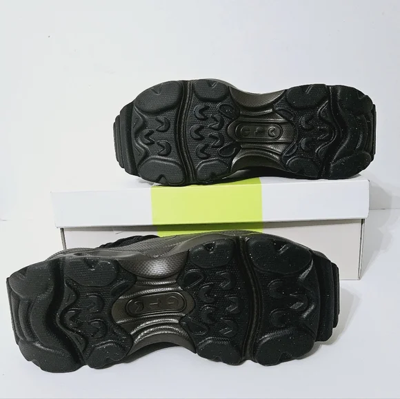 Nike Wmn Air Max Flyknit Venture - Picture 5 of 7